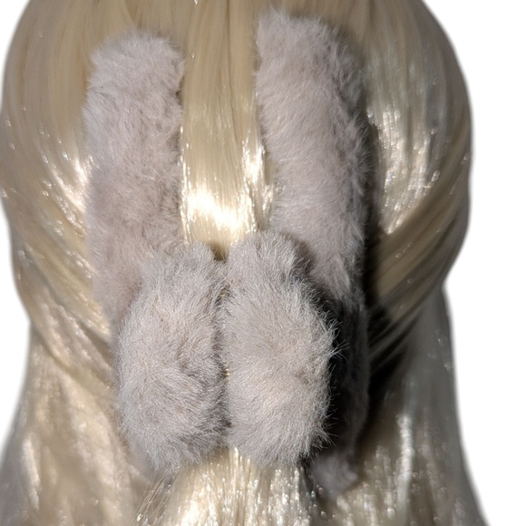 🍁 3/$15 Boutique Fuzzy Hair Clip - Picture 2 of 5